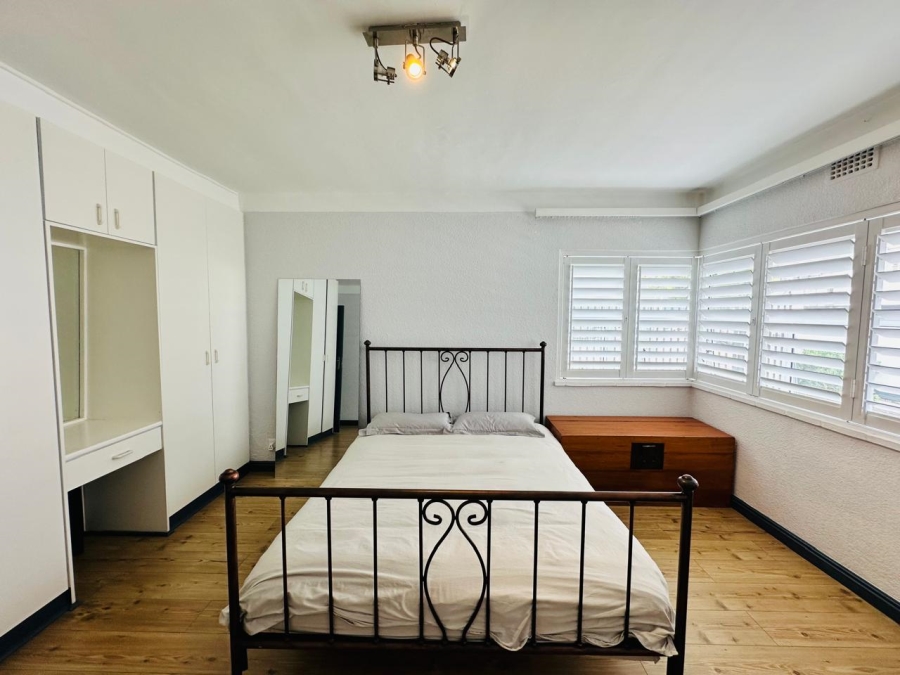 3 Bedroom Property for Sale in Sea Point Western Cape